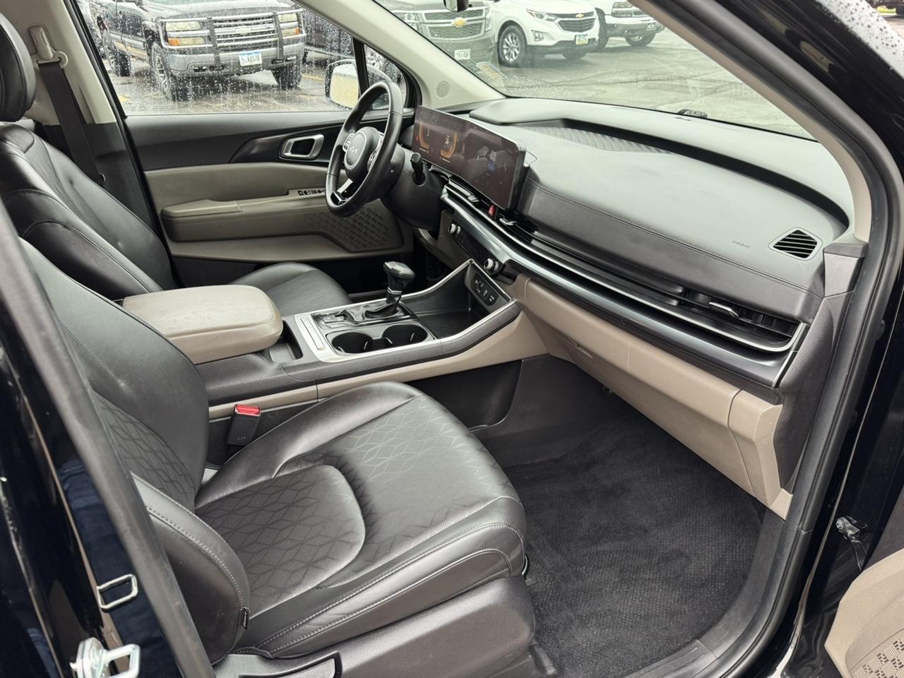 Kia Carnival LX 2025