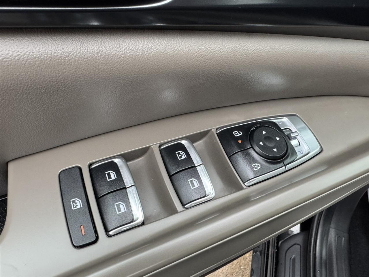 Kia Carnival LX 2025