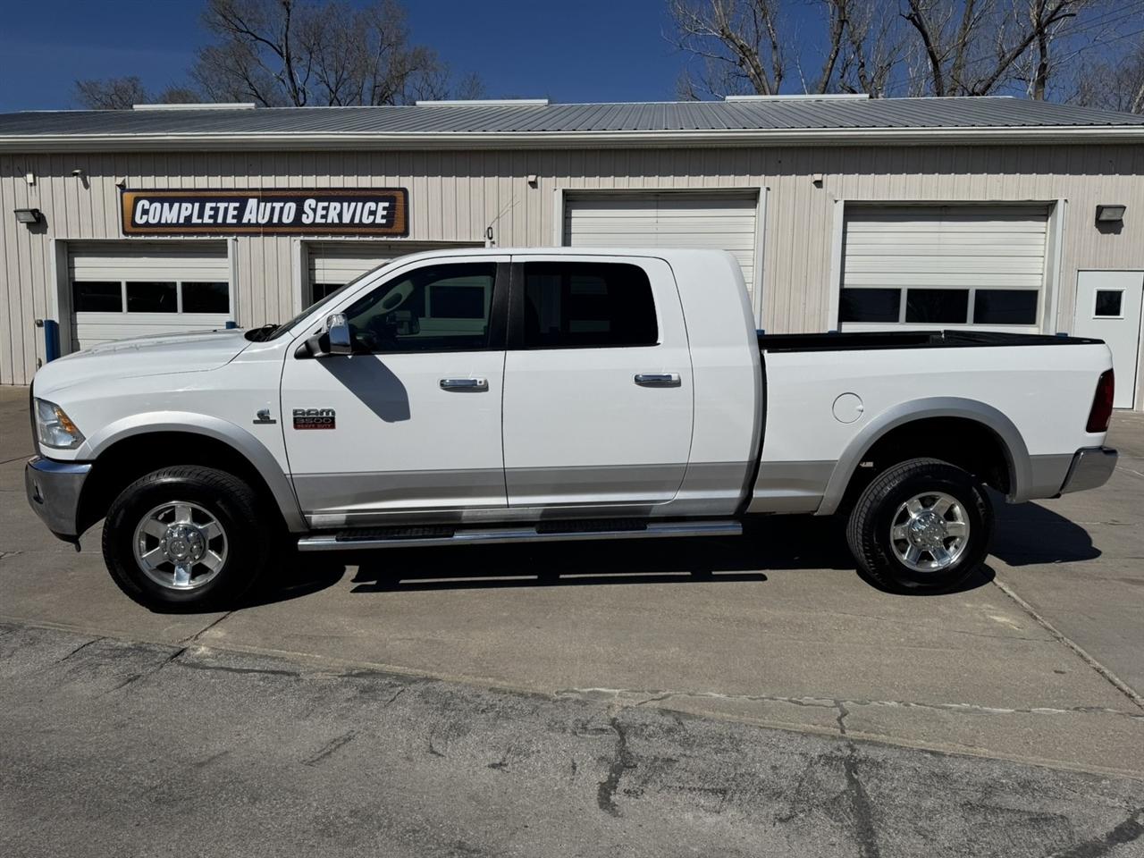 RAM 3500 Laramie Mega Cab 4WD 2012