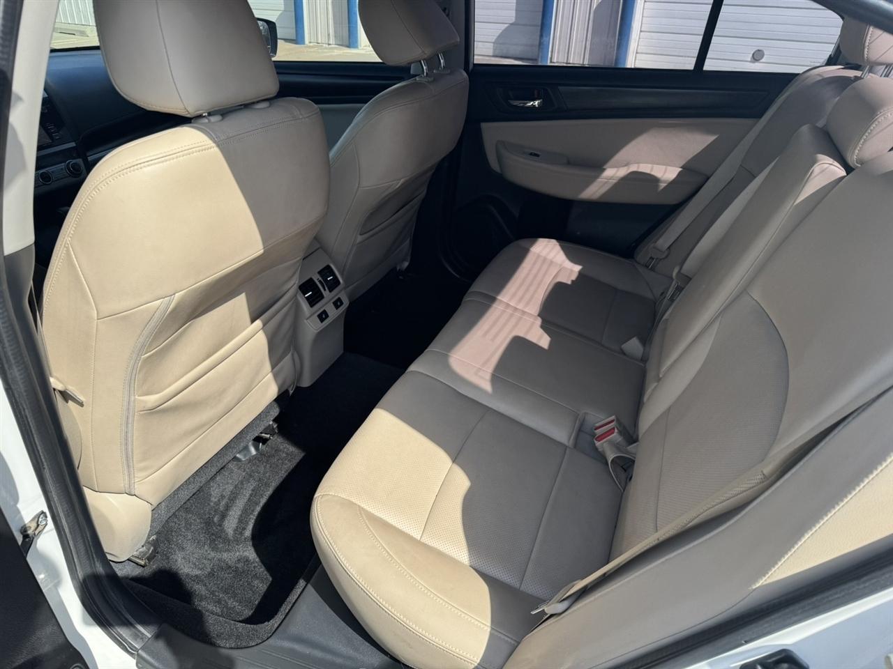 Subaru Legacy 2.5i Limited 2015