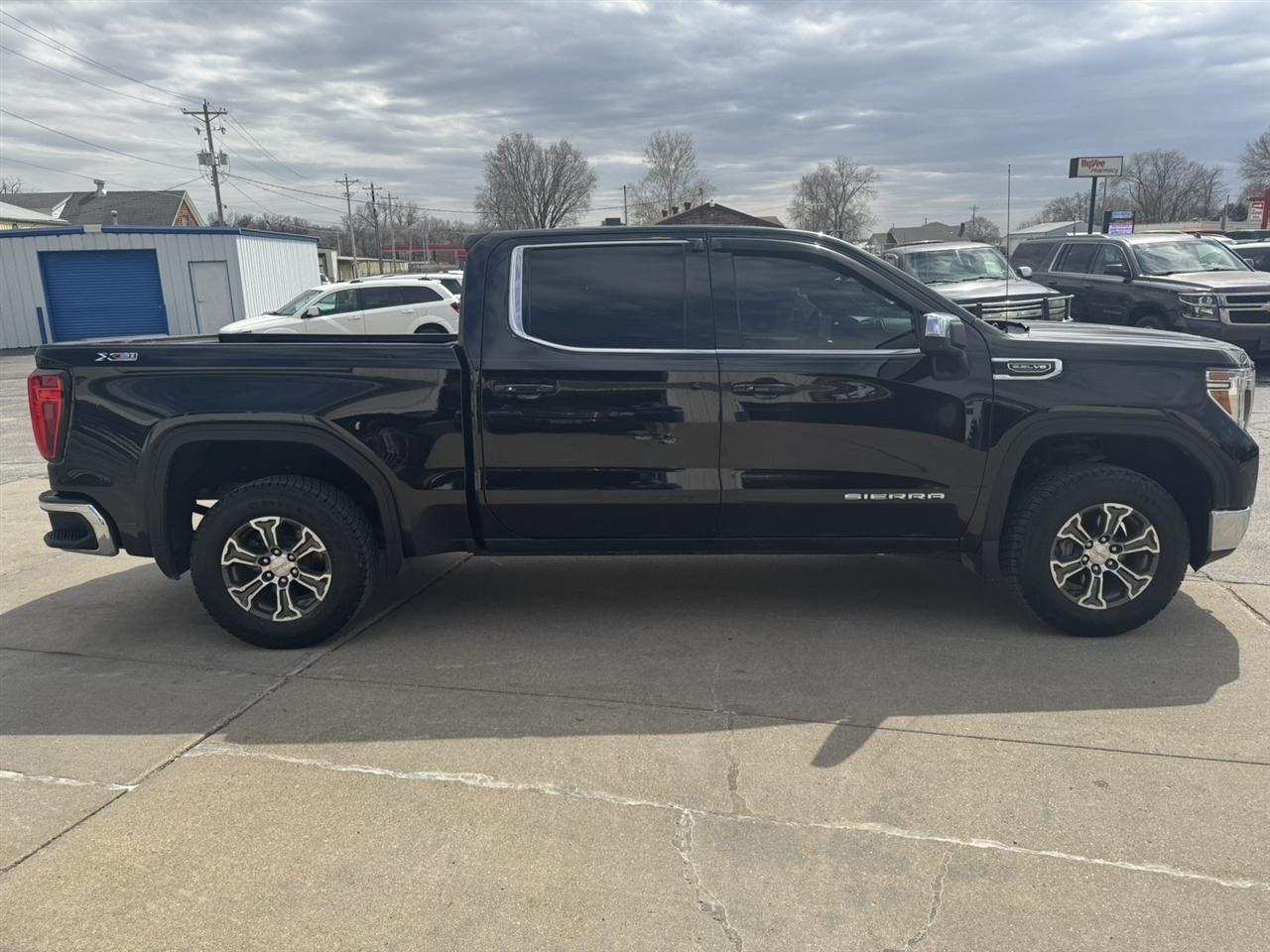 GMC Sierra 1500 SLE Crew Cab Long Box 4WD 2019