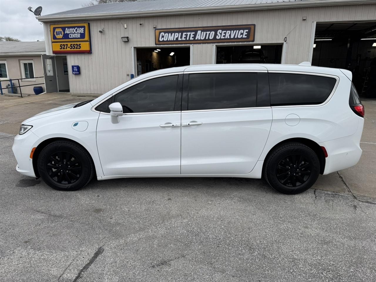 2022 Chrysler Pacifica Hybrid Touring L