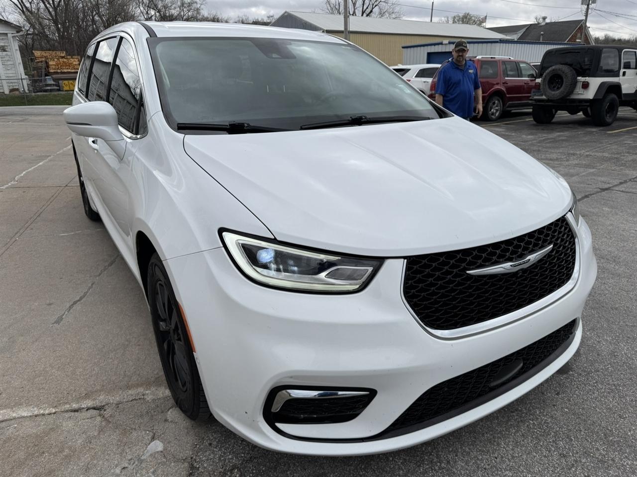 Chrysler Pacifica Hybrid Touring L 2022