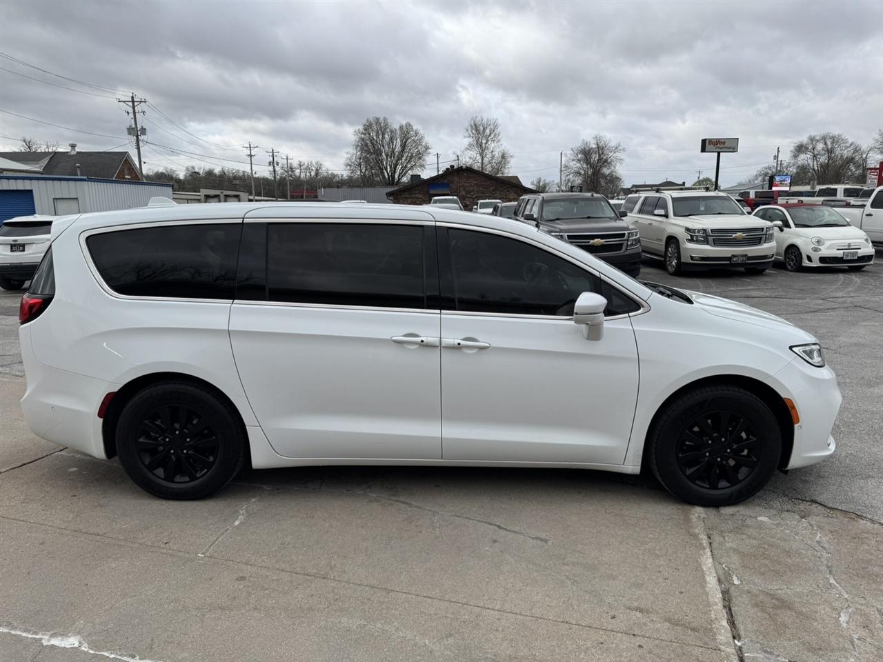 Chrysler Pacifica Hybrid Touring L 2022