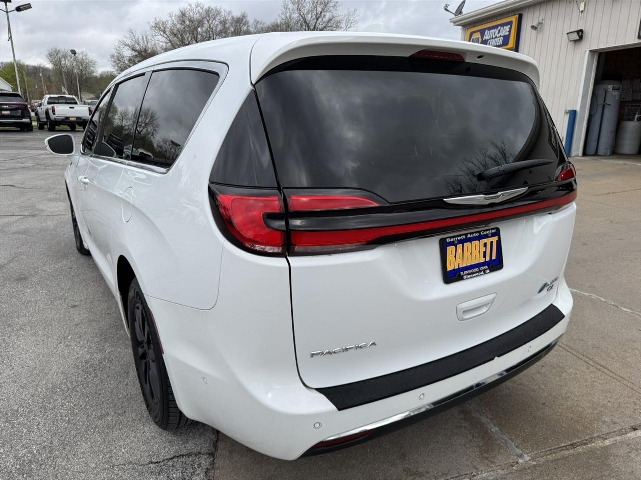 Chrysler Pacifica Hybrid Touring L 2022