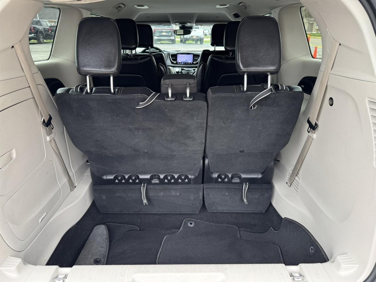 Chrysler Pacifica Hybrid Touring L 2022