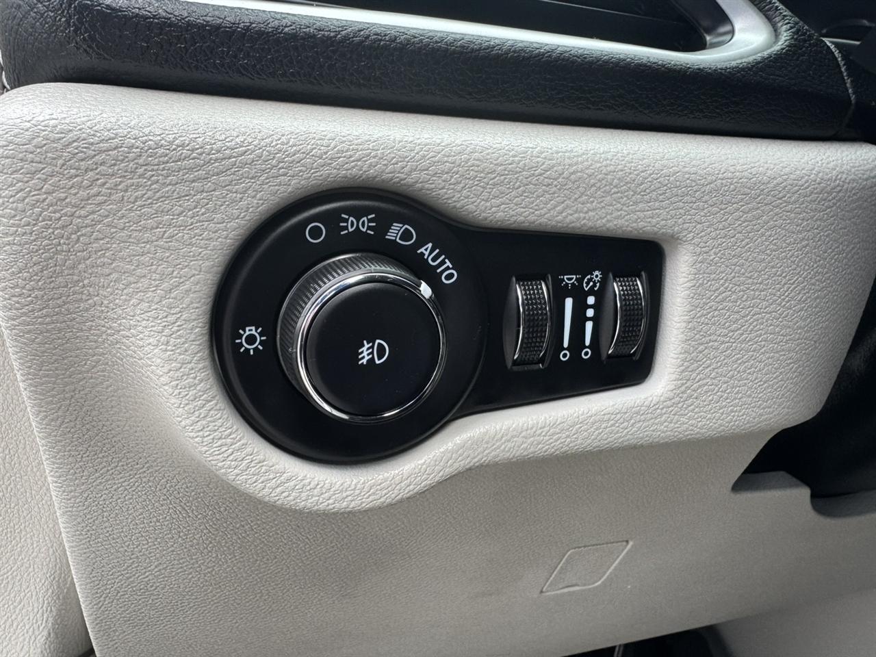 Chrysler Pacifica Hybrid Touring L 2022