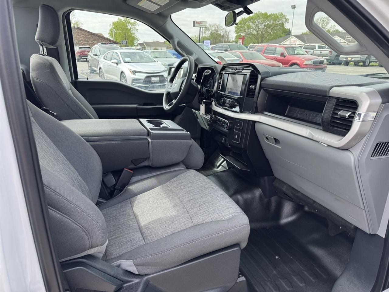 Ford F-150 4WD Reg Cab 145" XL 2023