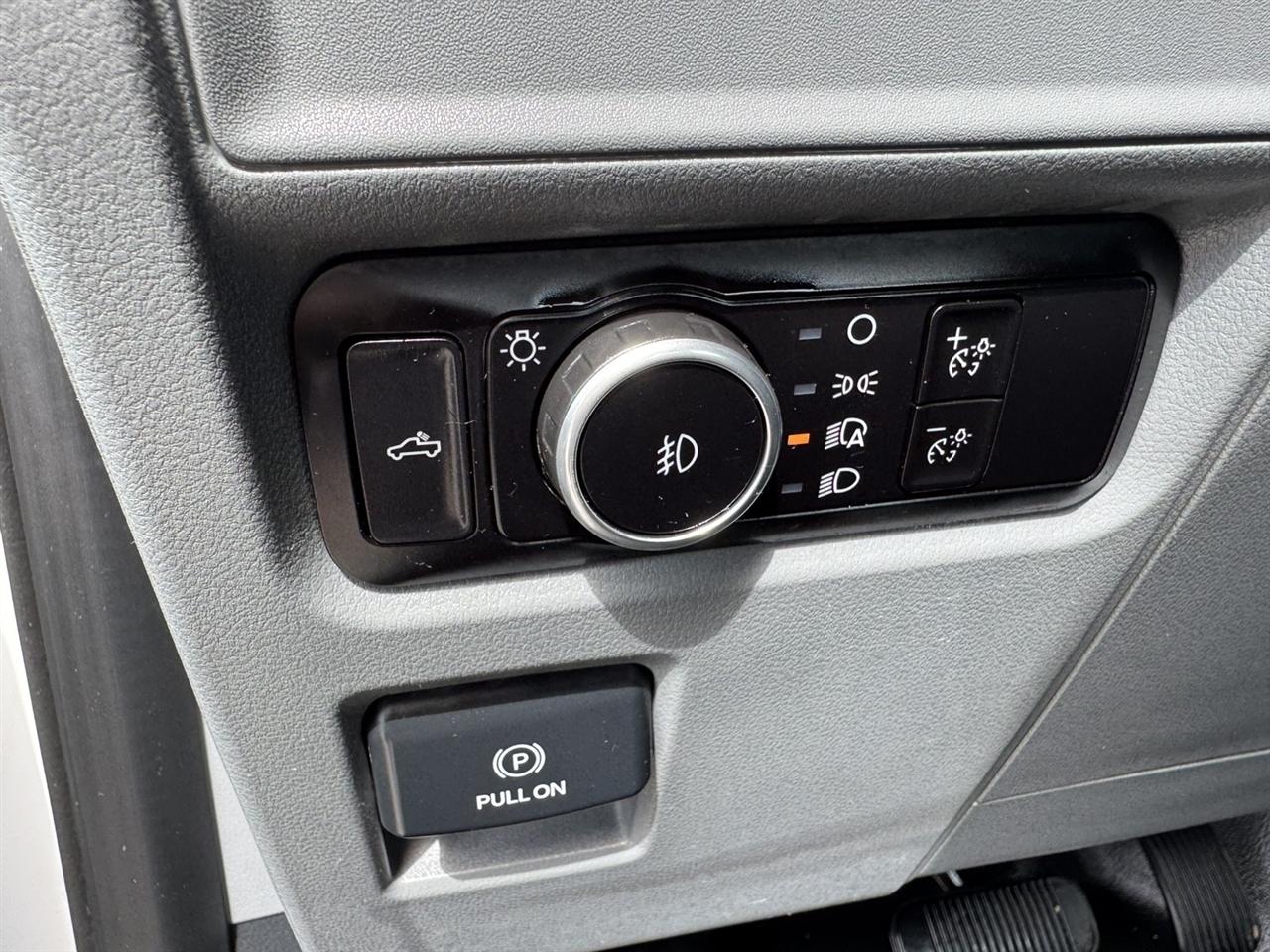 Ford F-150 4WD Reg Cab 145" XL 2023