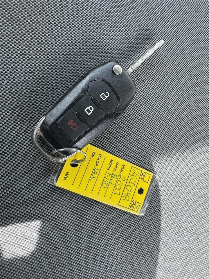 Ford F-150 4WD Reg Cab 145" XL 2023