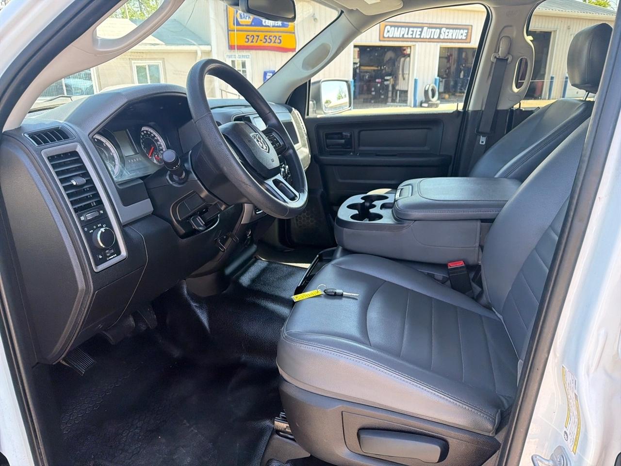 RAM 1500 Classic Tradesman Crew Cab SWB 4WD 2020