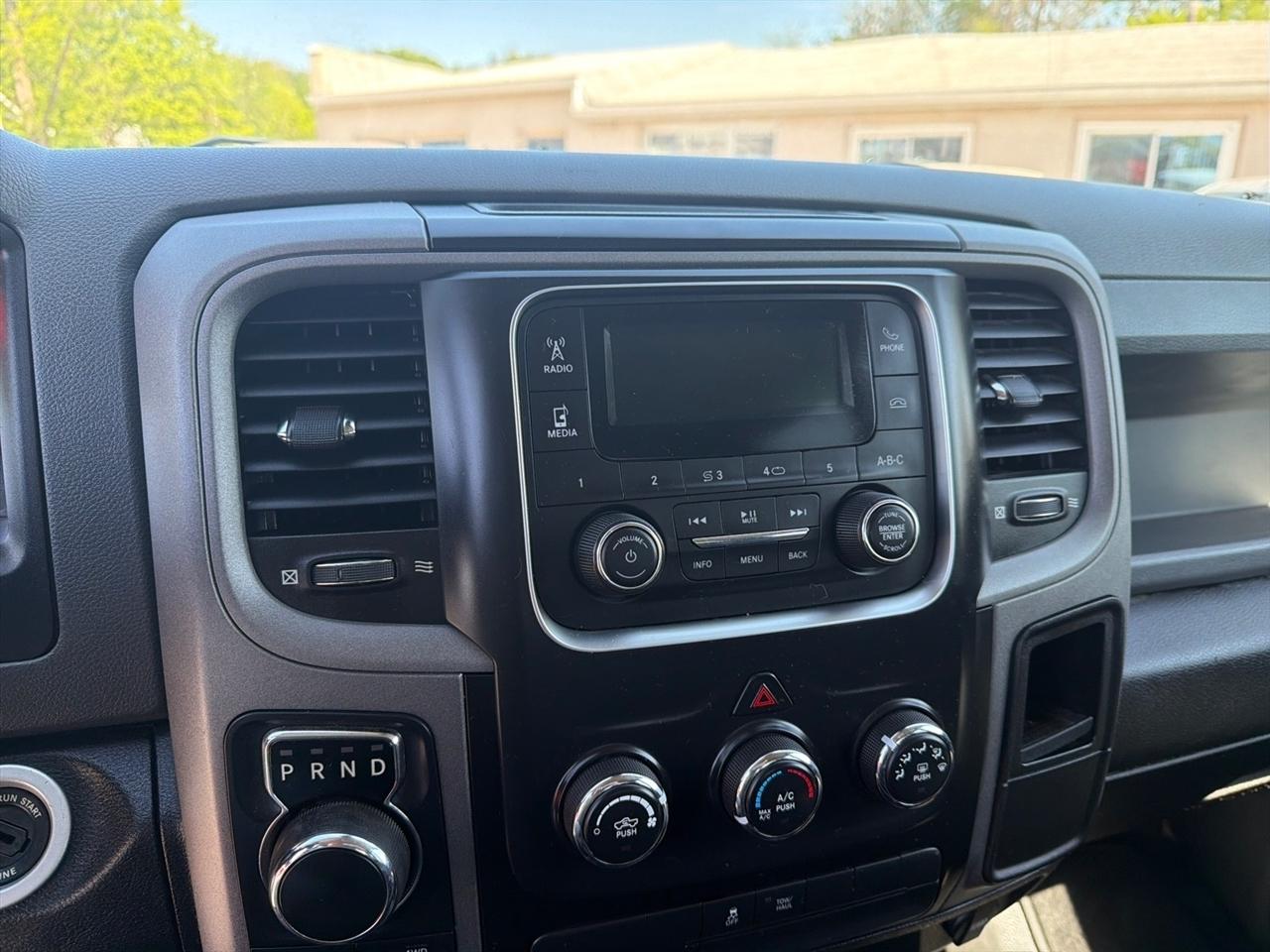 RAM 1500 Classic Tradesman Crew Cab SWB 4WD 2020