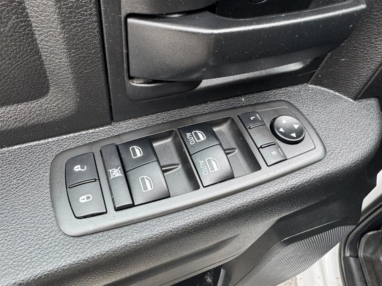 RAM 1500 Classic Tradesman Crew Cab SWB 4WD 2021