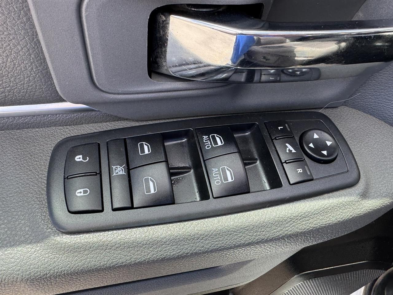 RAM 1500 Classic Tradesman Crew Cab SWB 4WD 2019