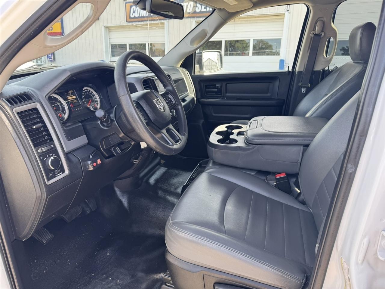 RAM 1500 Classic Tradesman Crew Cab SWB 4WD 2020