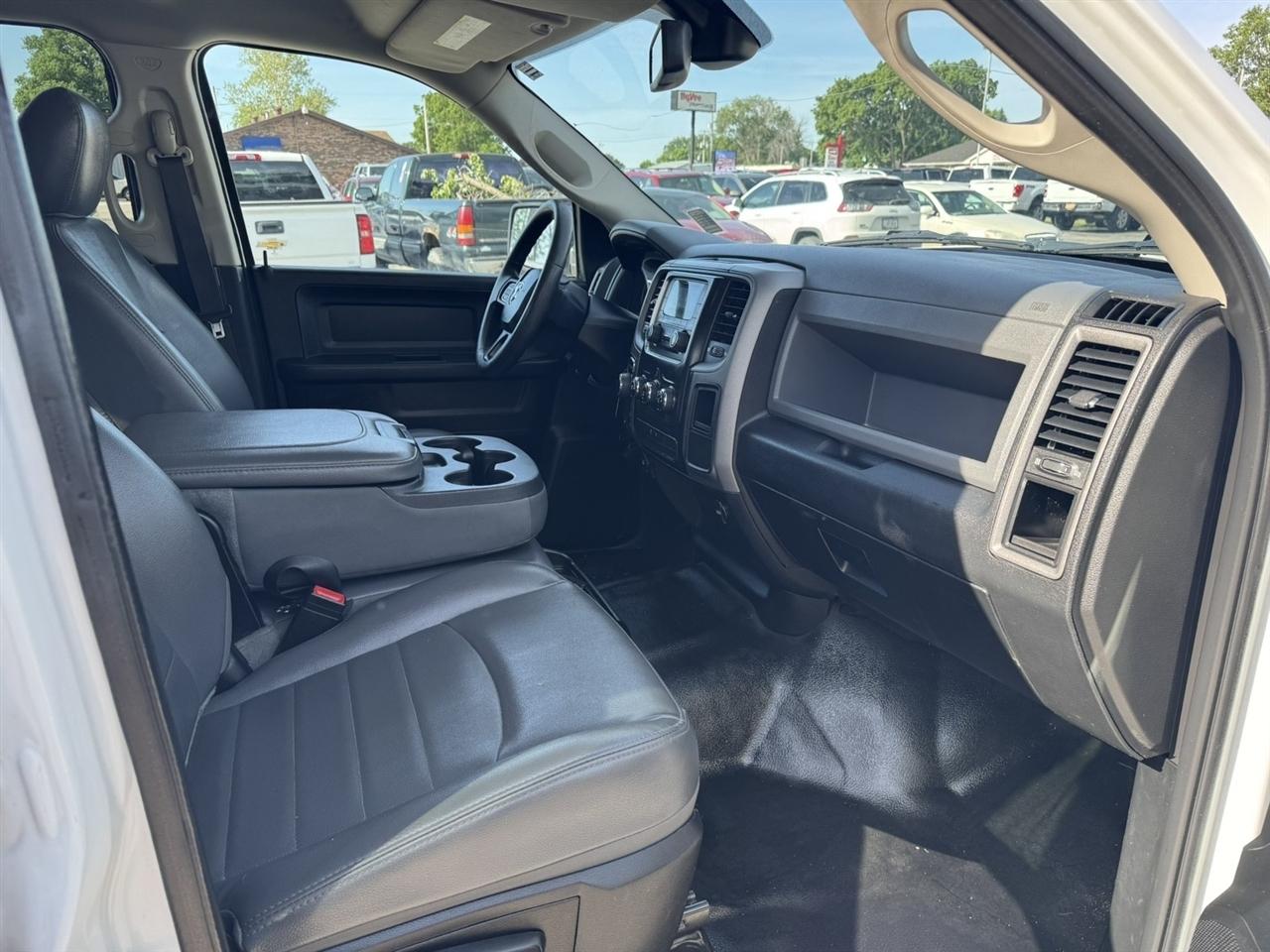 RAM 1500 Classic Tradesman Crew Cab SWB 4WD 2020