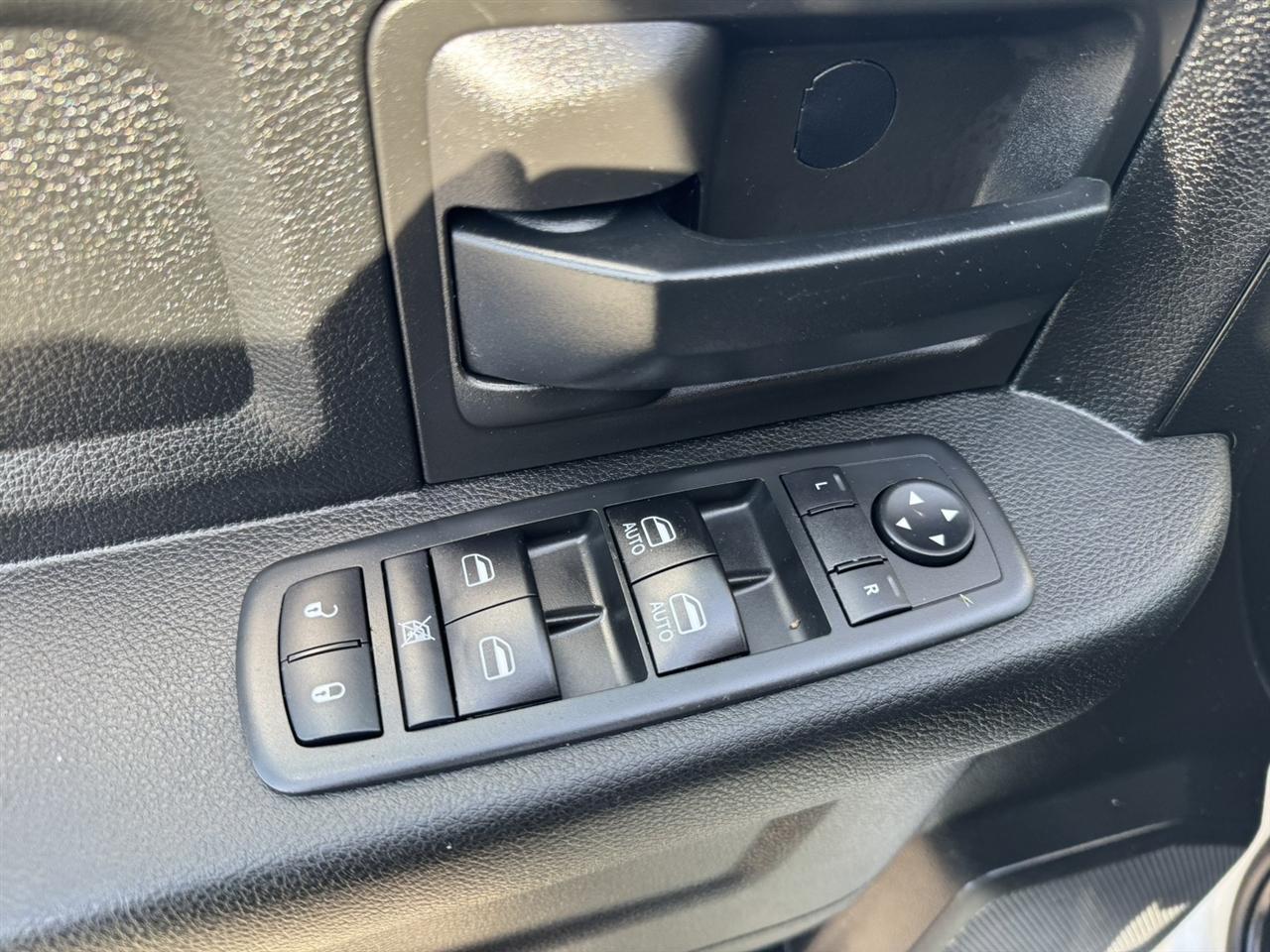 RAM 1500 Classic Tradesman Crew Cab SWB 4WD 2020