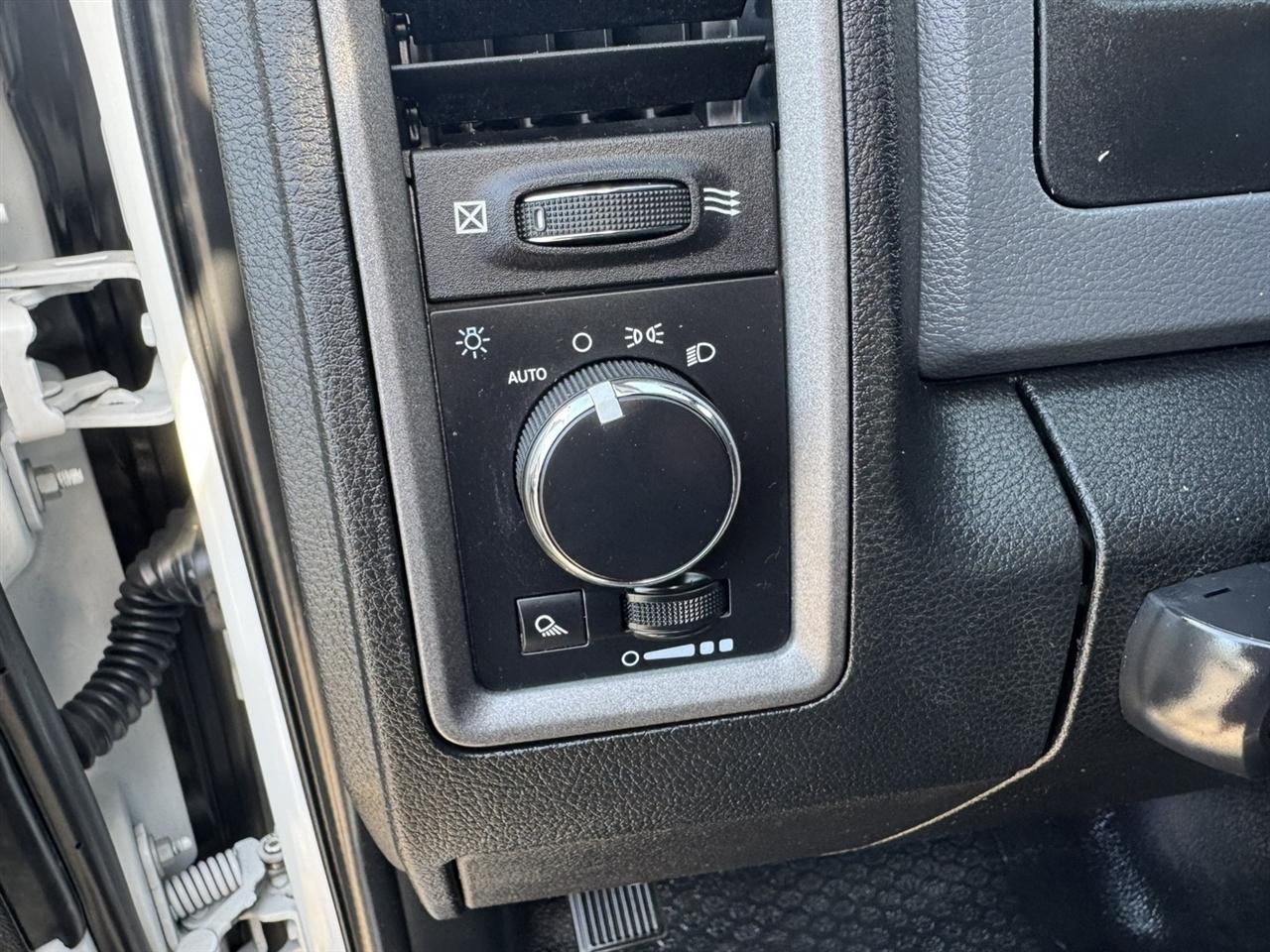 RAM 1500 Classic Tradesman Crew Cab SWB 4WD 2020