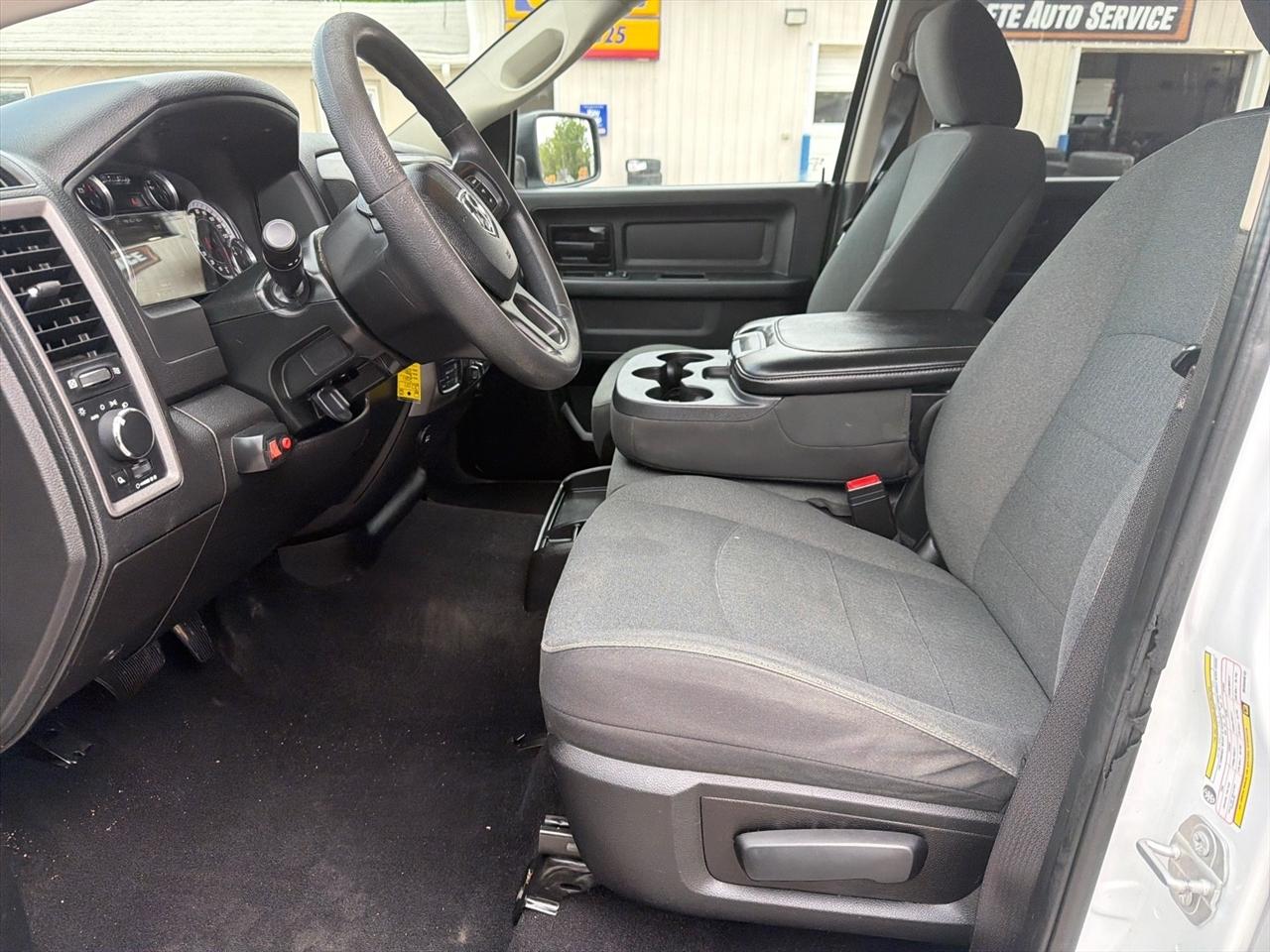 RAM 1500 Classic Tradesman Crew Cab SWB 4WD 2021