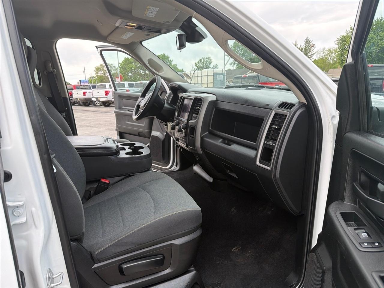 RAM 1500 Classic Tradesman Crew Cab SWB 4WD 2021