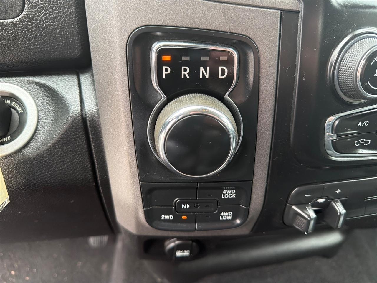 RAM 1500 Classic Tradesman Crew Cab SWB 4WD 2021
