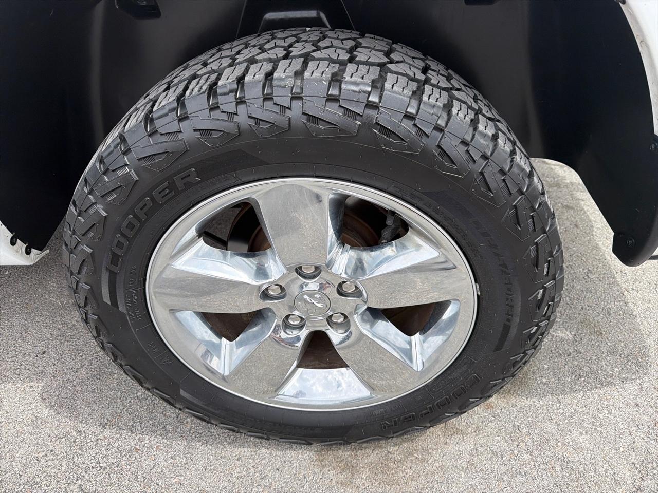2021 RAM 1500 Classic Tradesman 4x4 Crew Cab 5'7's photo