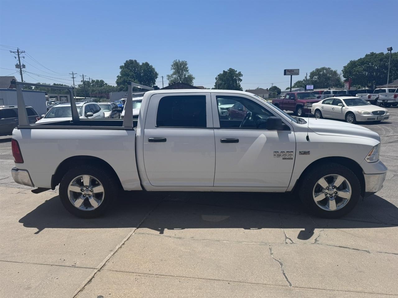 RAM 1500 Classic Tradesman Crew Cab SWB 4WD 2021