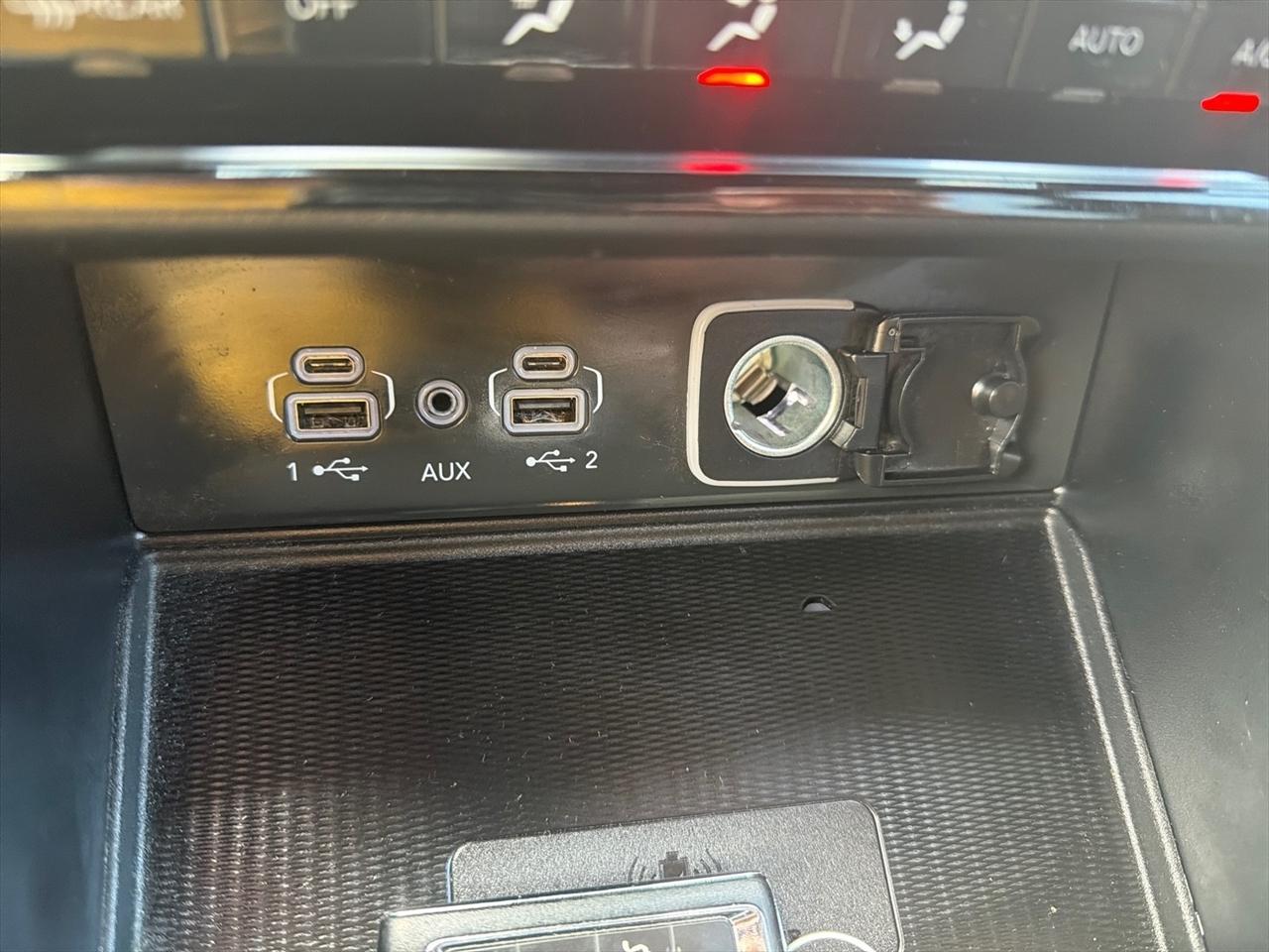 Jeep Grand Cherokee Laredo 4WD 2023
