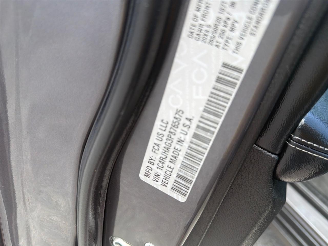 Jeep Grand Cherokee Laredo 4WD 2023