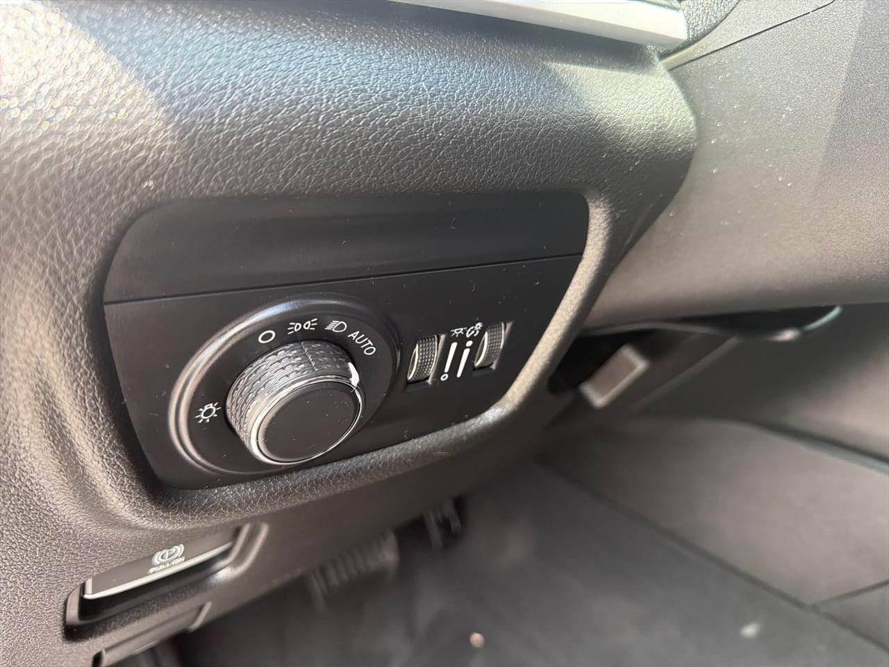 Jeep Grand Cherokee Laredo 4WD 2023