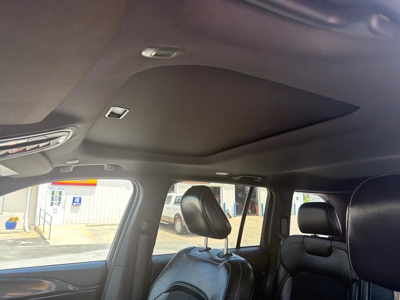 Jeep Grand Cherokee Laredo 4WD 2023
