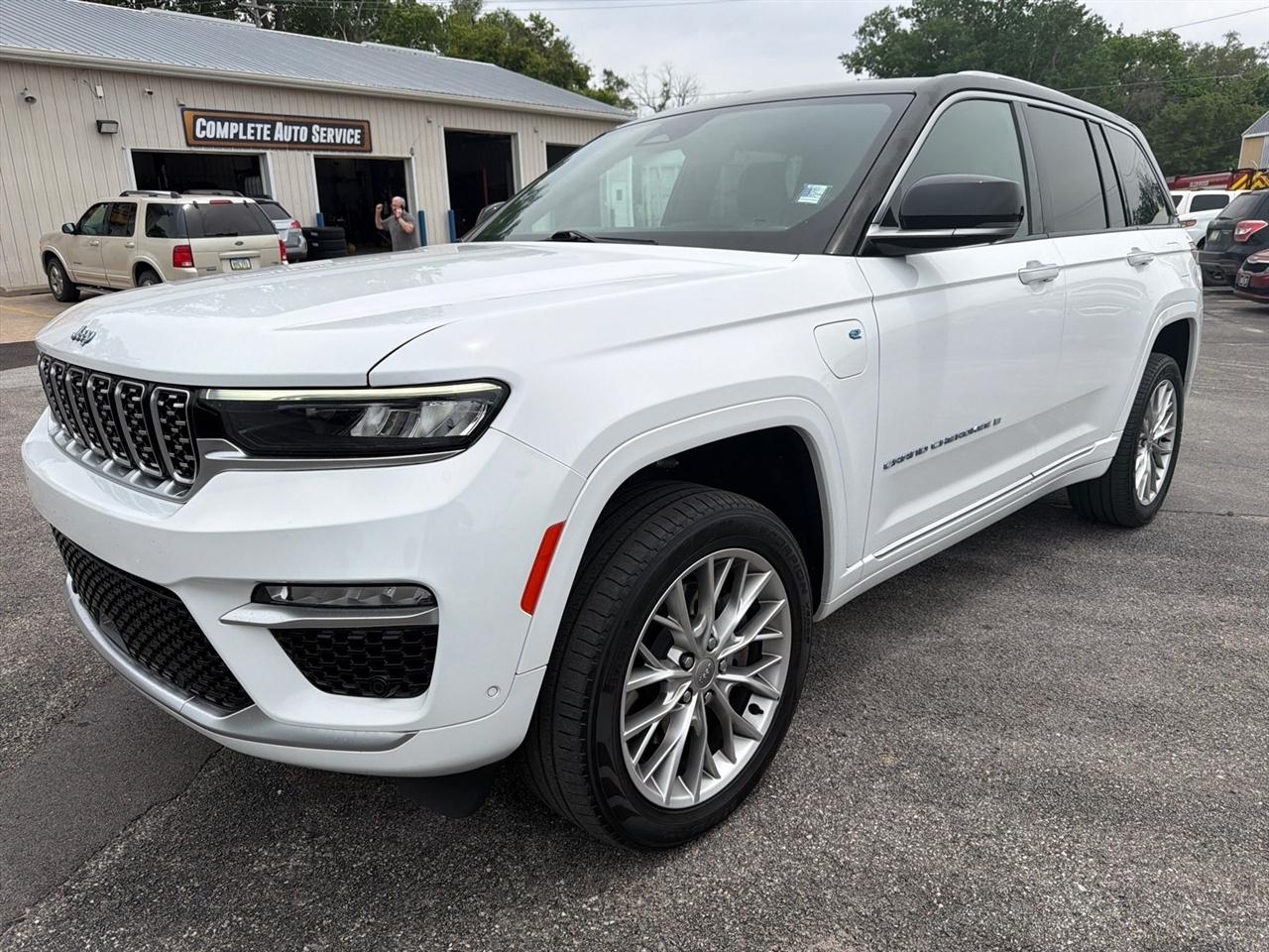 2022 Jeep Grand Cherokee Summit Reserve 4xe 4x4's photo