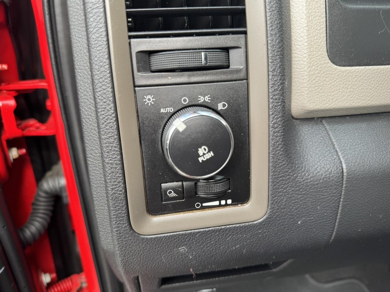 RAM 1500 ST SWB 2WD 2012
