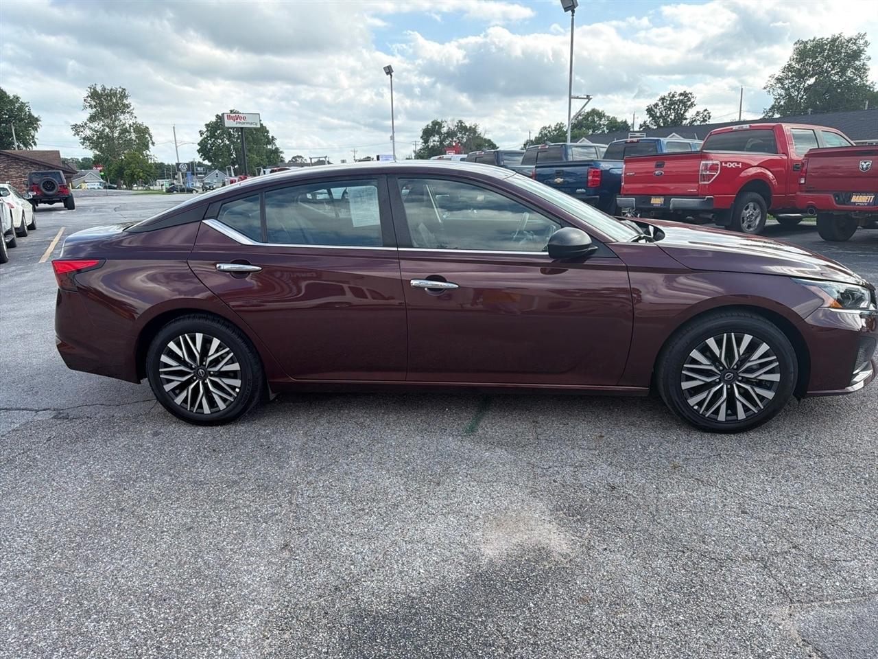 Nissan Altima 2.5 SV 2025