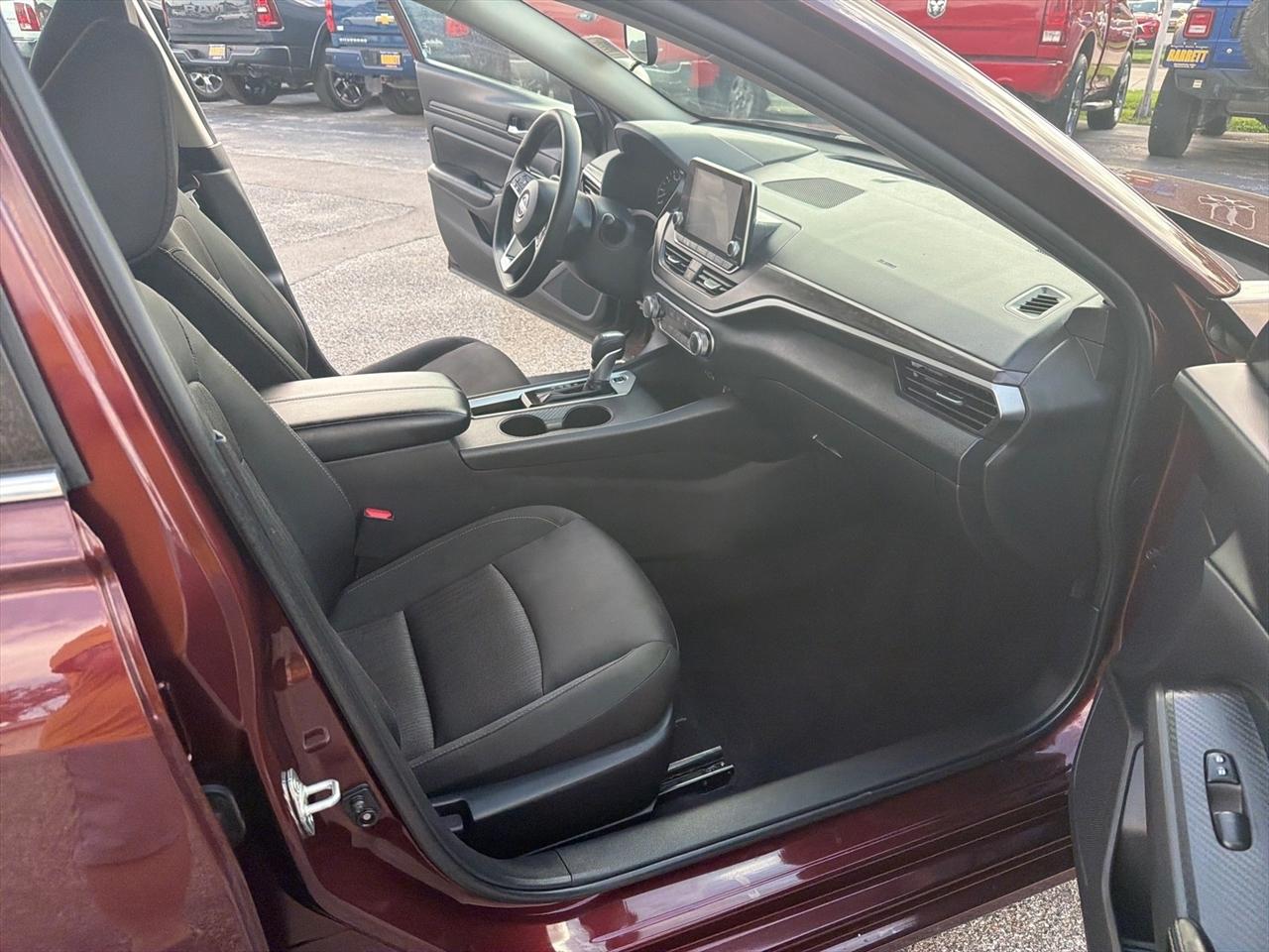 Nissan Altima 2.5 SV 2025