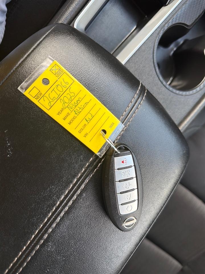 Nissan Altima 2.5 SV 2025