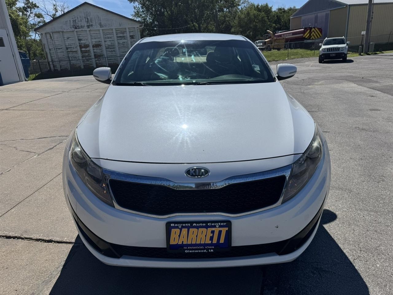 Kia Optima LX MT 2012