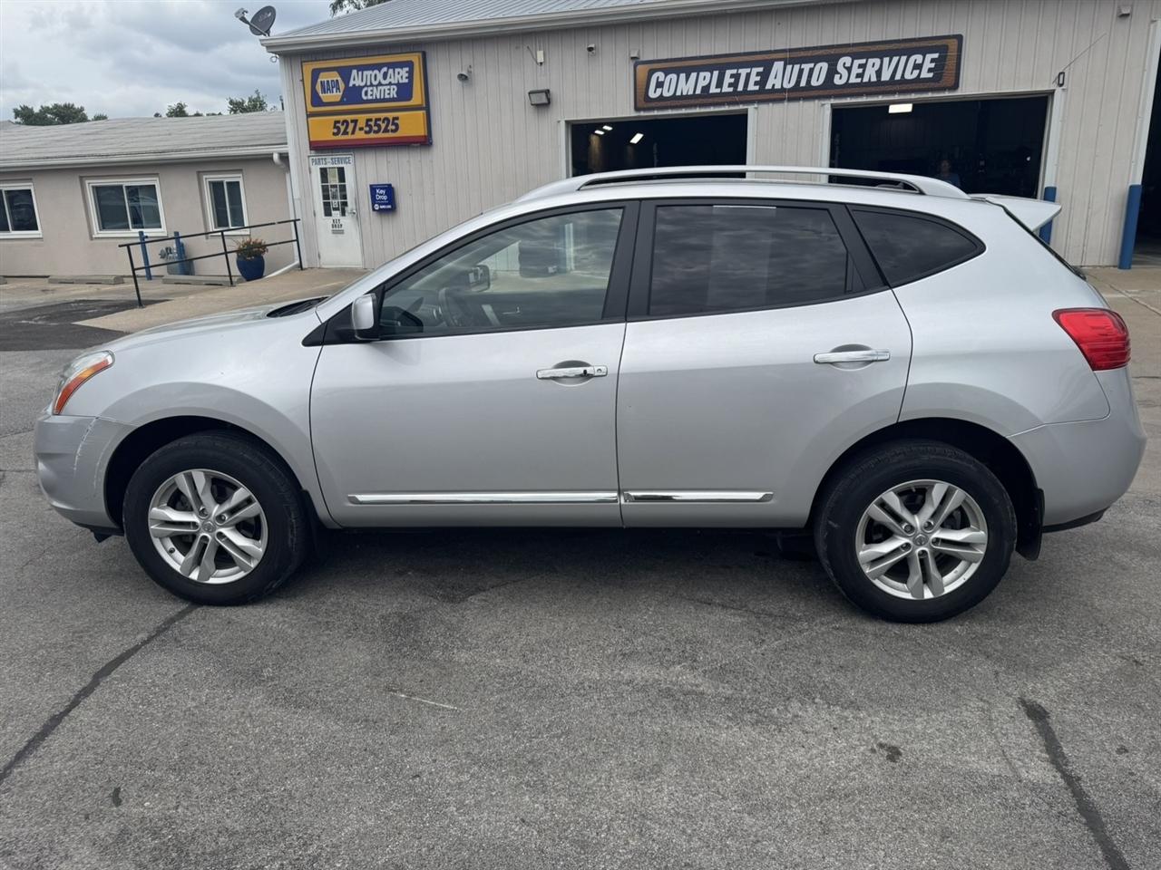 Nissan Rogue SV FWD 2012
