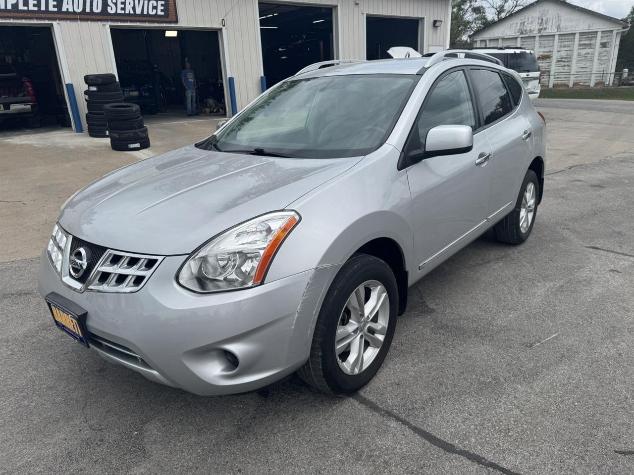 Nissan Rogue SV FWD 2012