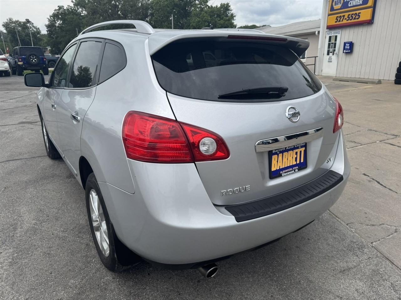 Nissan Rogue SV FWD 2012