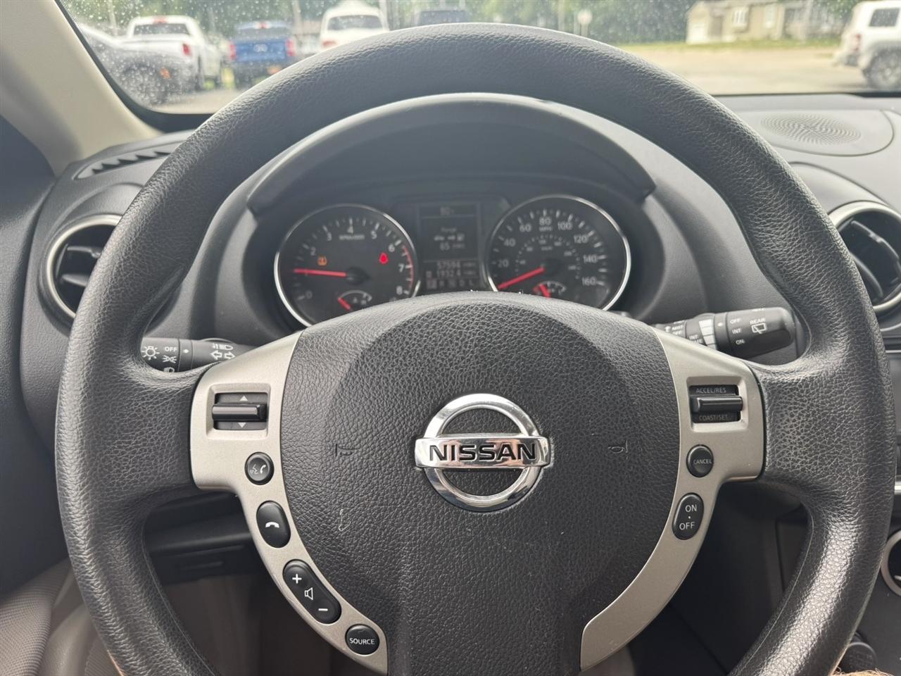 Nissan Rogue SV FWD 2012