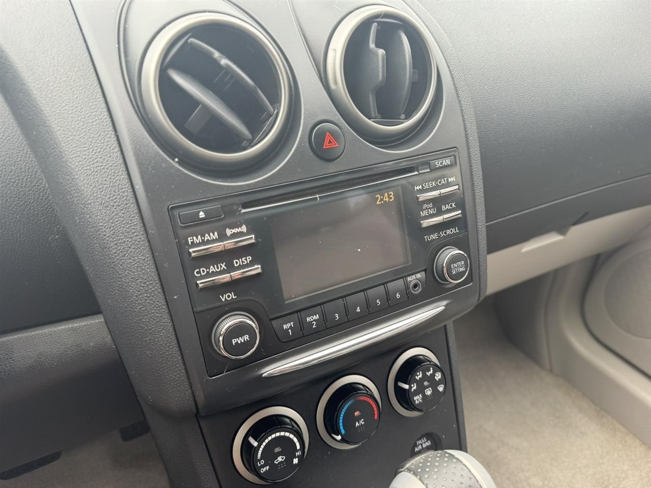 Nissan Rogue SV FWD 2012