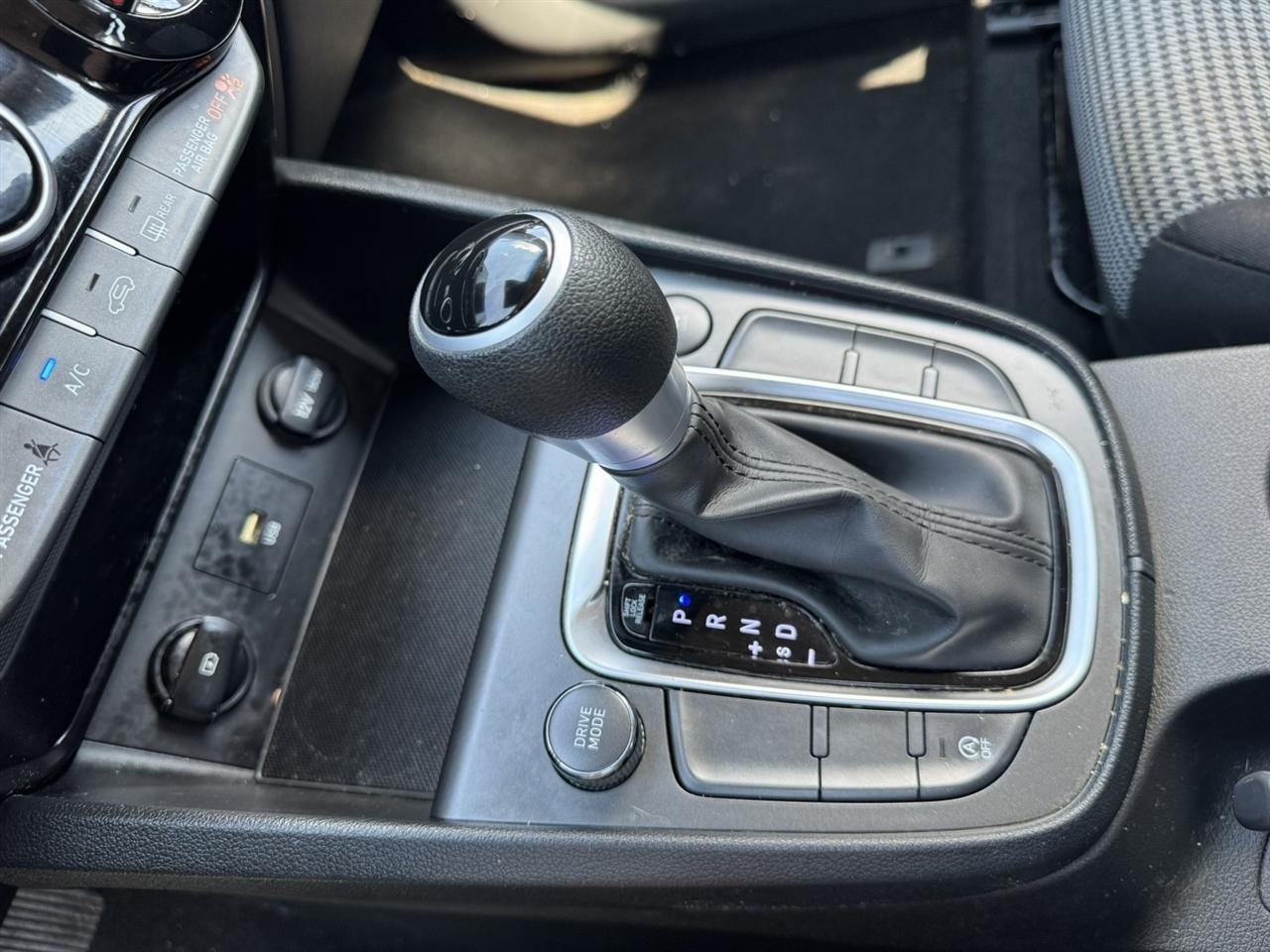 Hyundai Kona SE AWD 2022