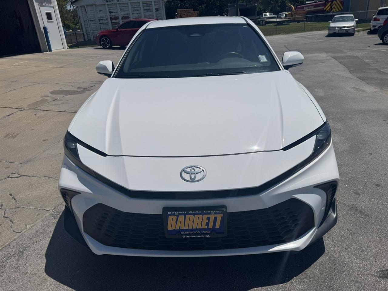 Toyota Camry Hybrid SE AWD 2025