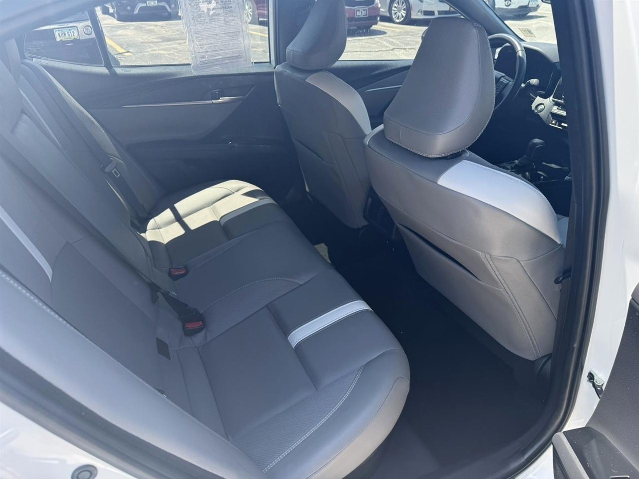 Toyota Camry Hybrid SE AWD 2025