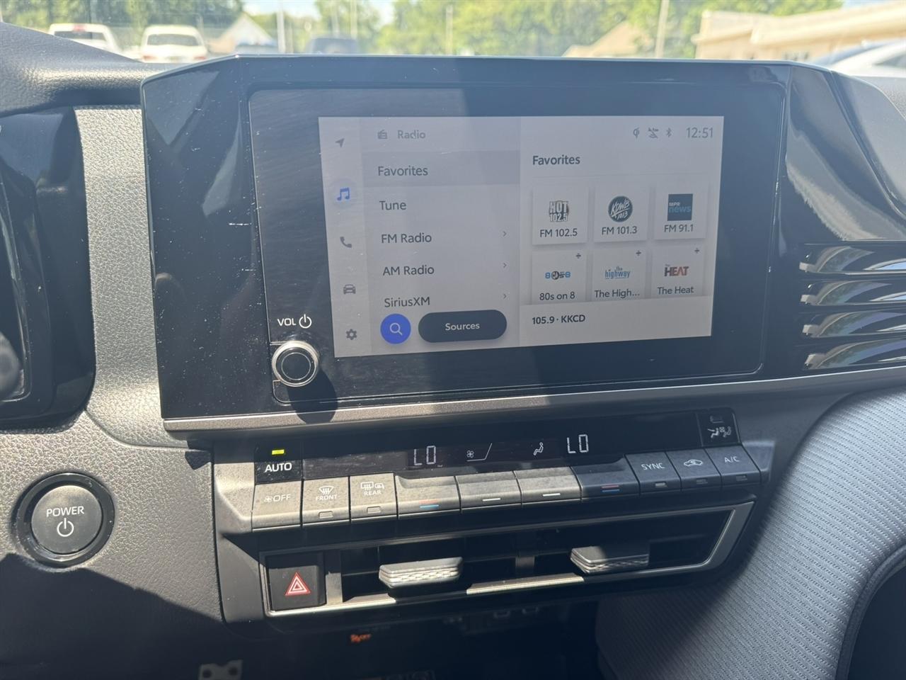 Toyota Camry Hybrid SE AWD 2025