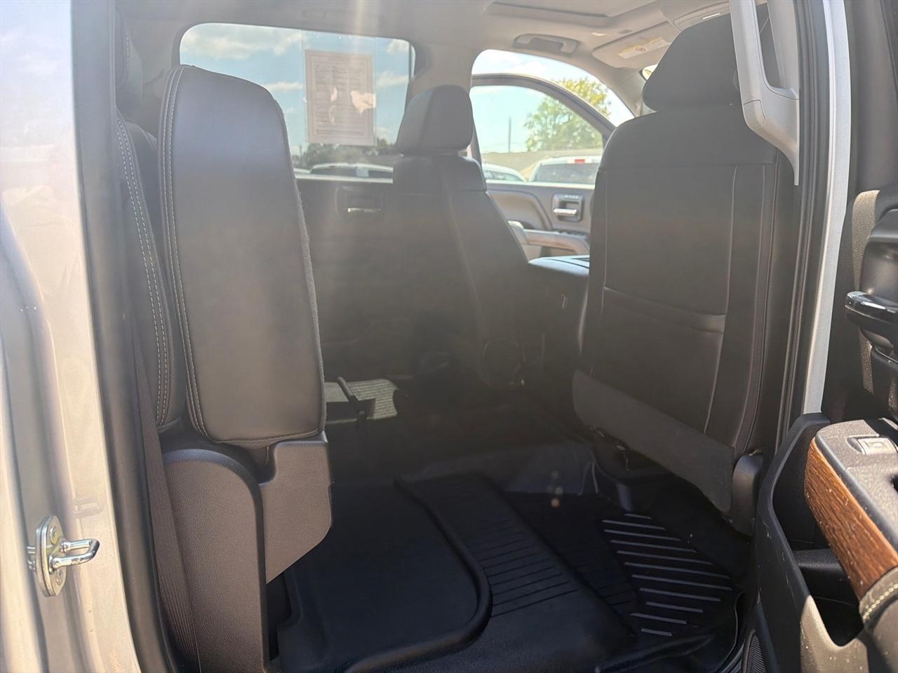 GMC Sierra 2500HD Denali Crew Cab 4WD 2019