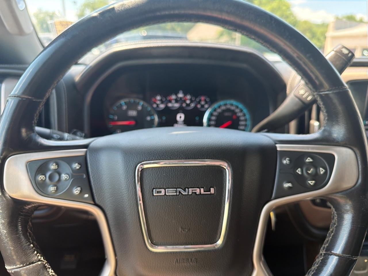 GMC Sierra 2500HD Denali Crew Cab 4WD 2019