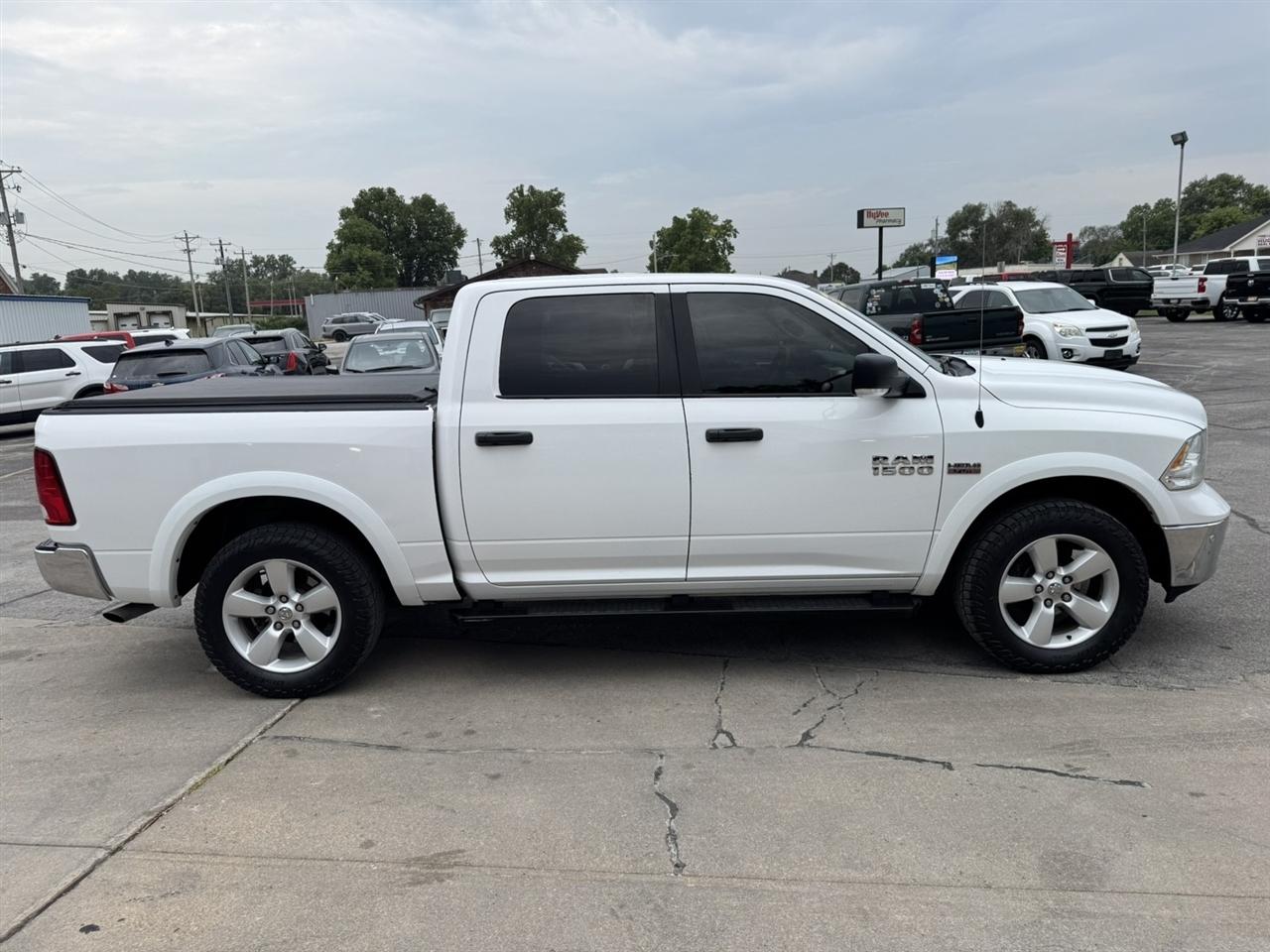 RAM 1500 SLT Crew Cab SWB 4WD 2014