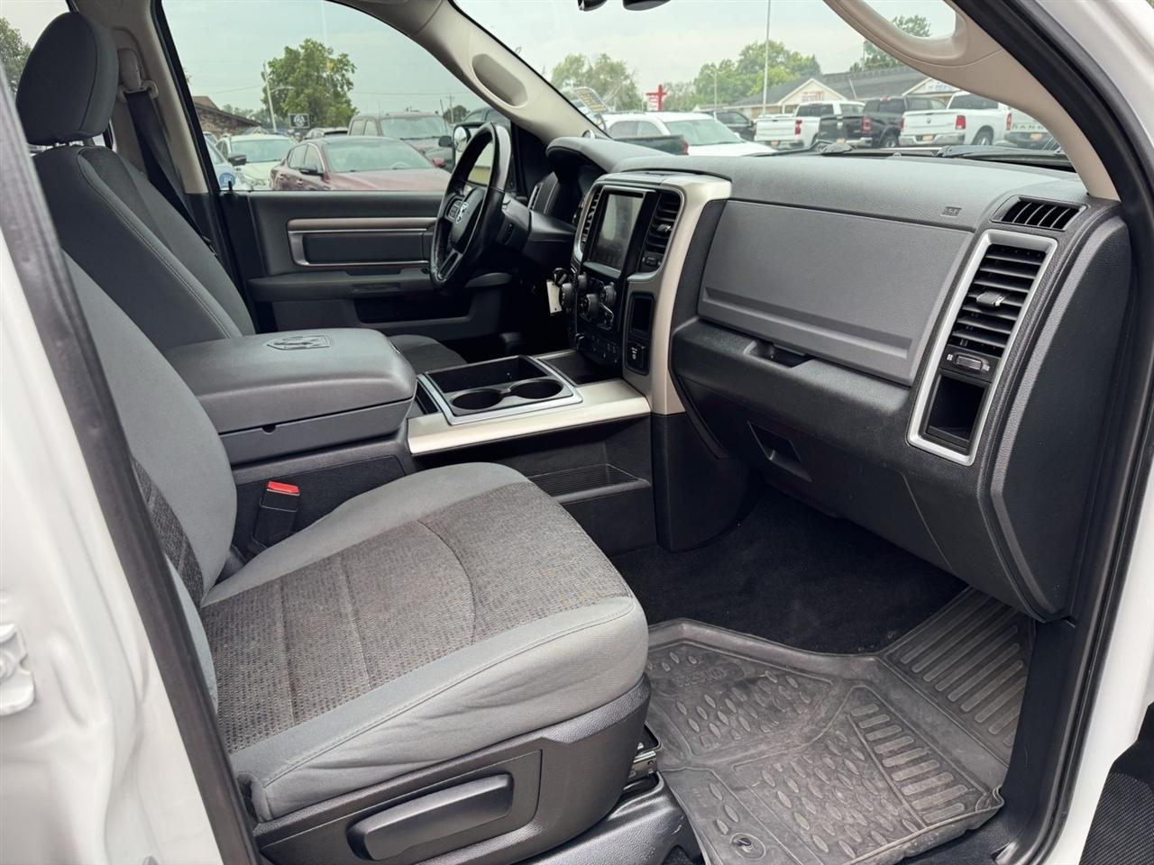 RAM 1500 SLT Crew Cab SWB 4WD 2014
